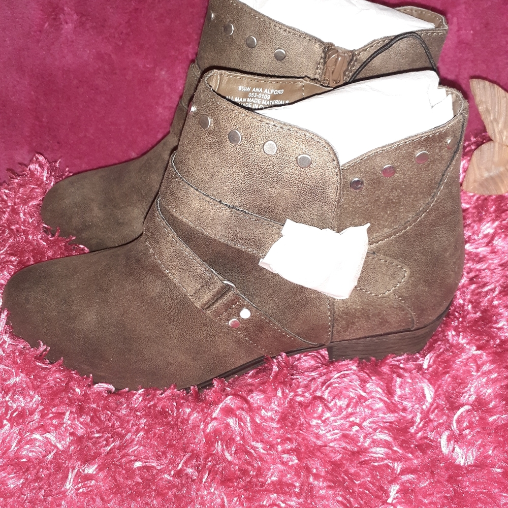 Boot - Picture 3 of 4